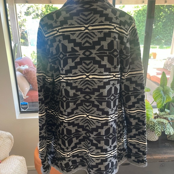 Love by Design Cardigan size Medium - Picture 5 of 5